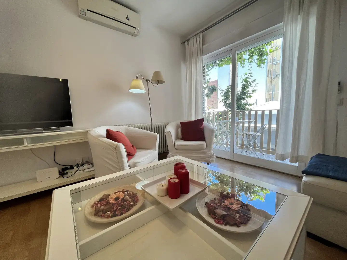 Sala de estar de Piso de alquiler en Madrid con Aire acondicionado, Terraza y Amueblado