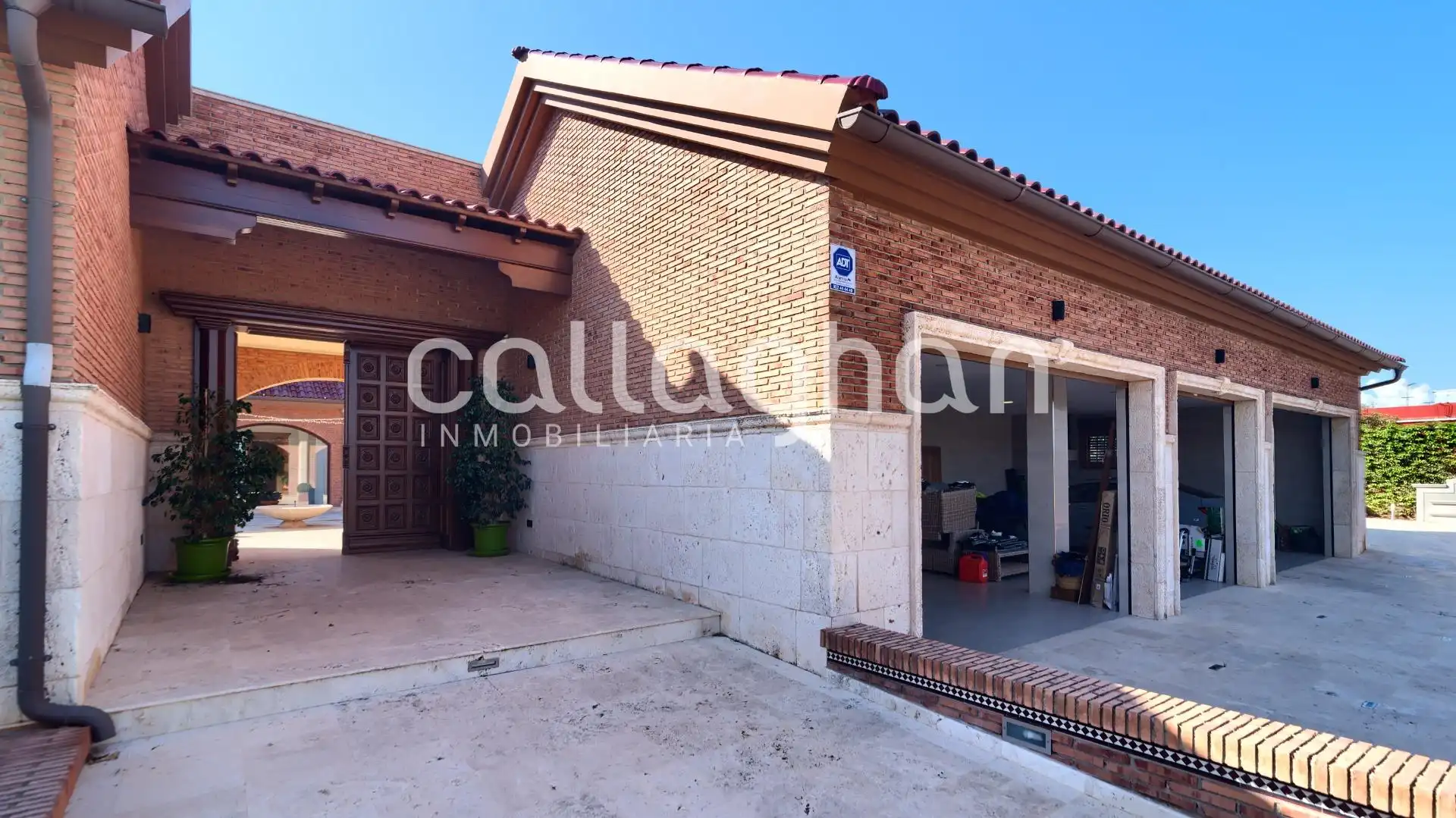 Vista exterior de Casa o xalet en venda en Burriana / Borriana amb Aire condicionat, Calefacció i Jardí privat