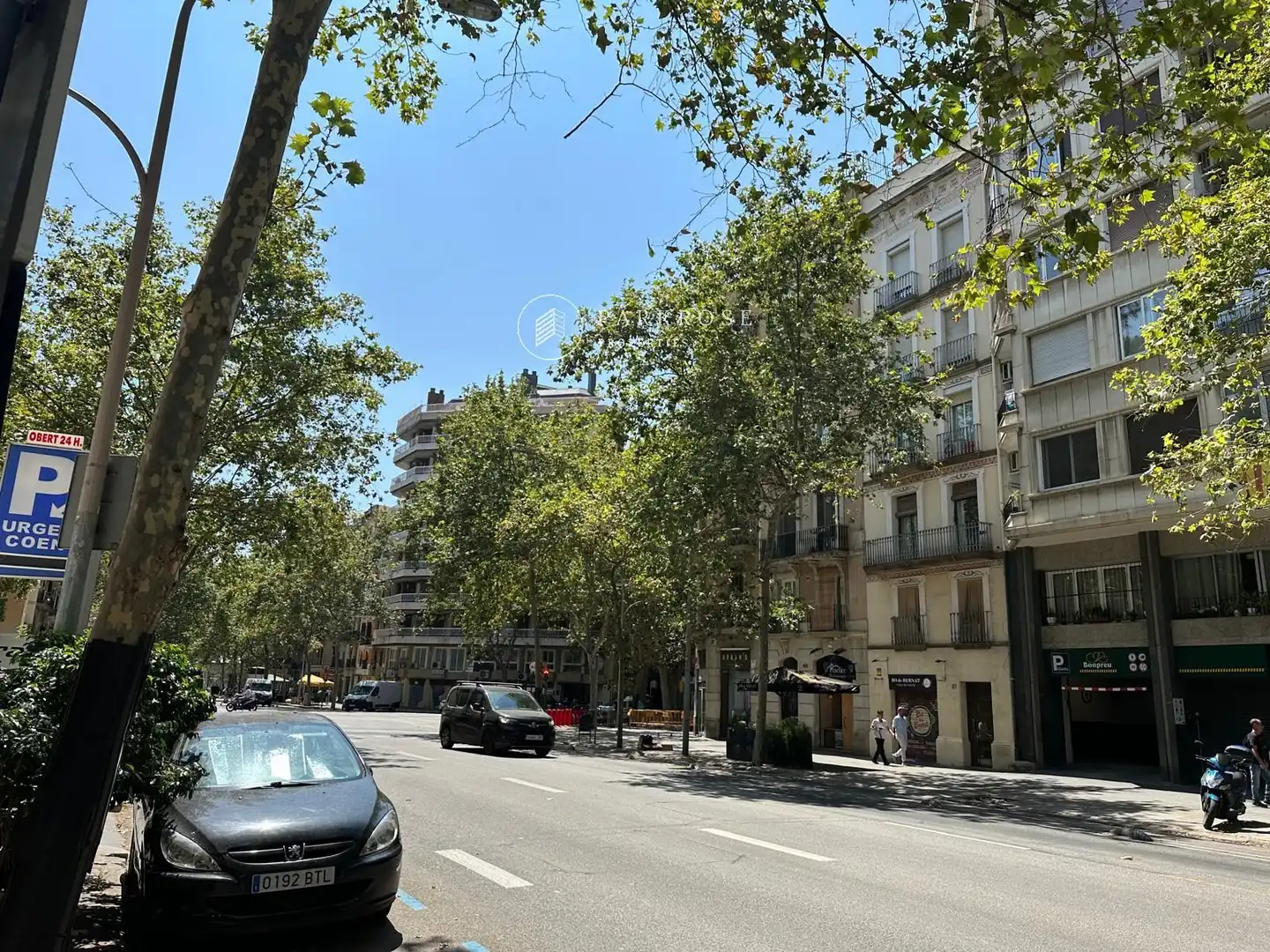 Vista exterior de Local de lloguer en Barcelona amb Aire condicionat i Alarma