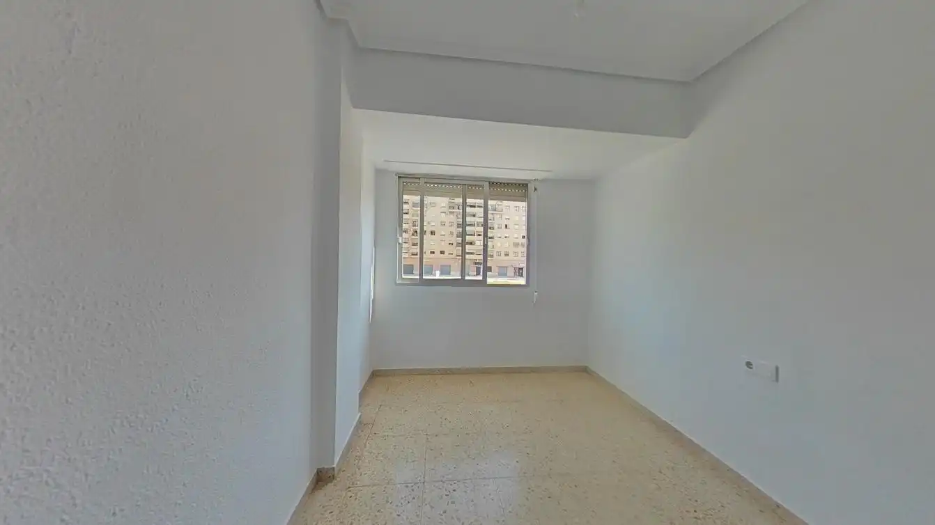 Bedroom of Flat for sale in Valencia