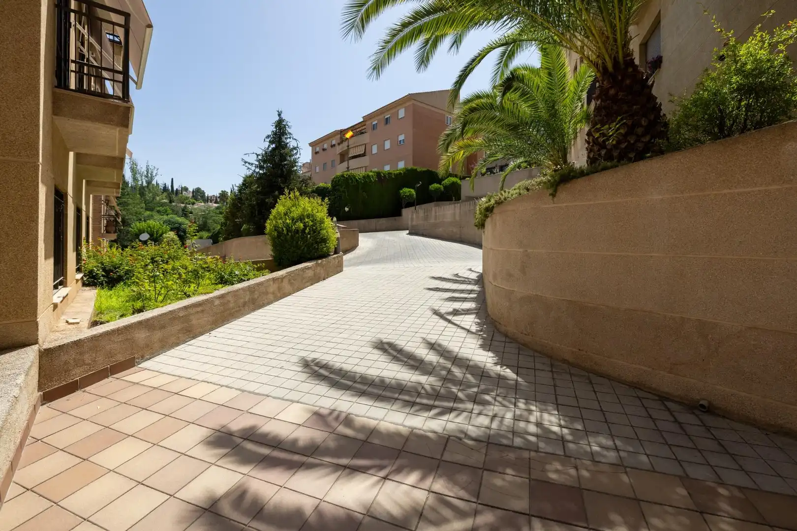 Vista exterior de Piso en venta en Granada