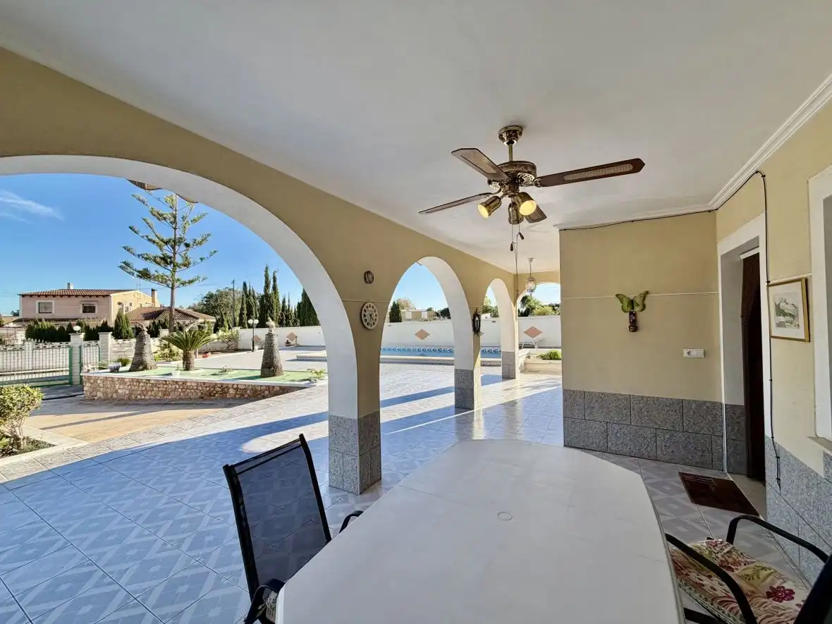 Terrasse von Haus oder Chalet zum Verkauf in Elche / Elx mit Klimaanlage, Terrasse und Schwimmbad