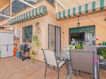 Terraced house with balcony for sale in Urbanizaciones