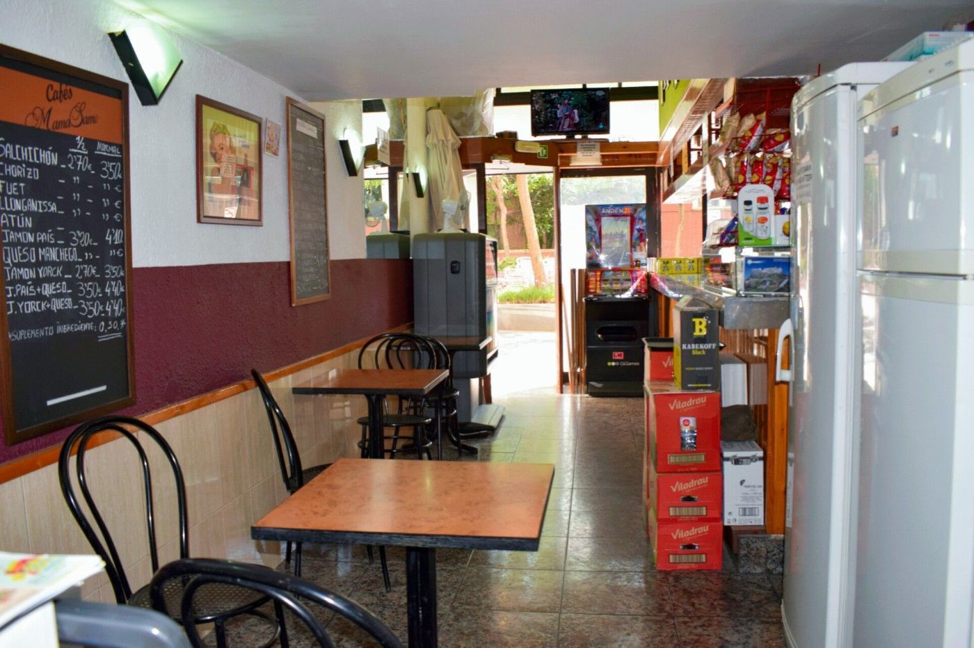 Local en venda en Esplugues de Llobregat amb Moblat