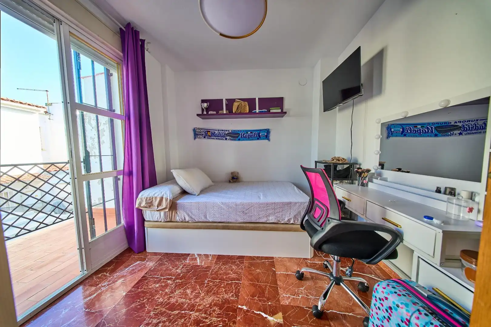 Schlafzimmer von Einfamilien-Reihenhaus zum Verkauf in Jun