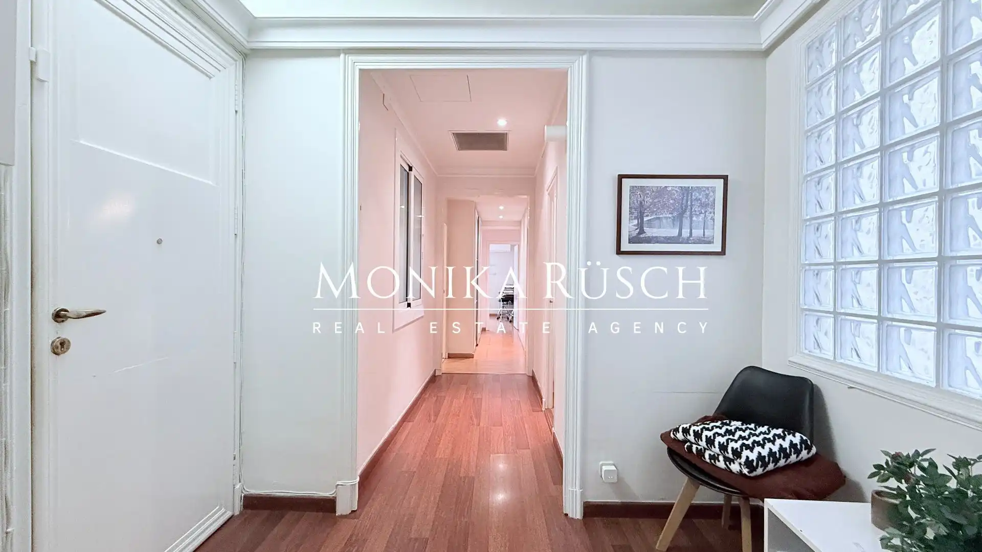 Flat for sale in Barcelona  with Air Conditioner and Heating
