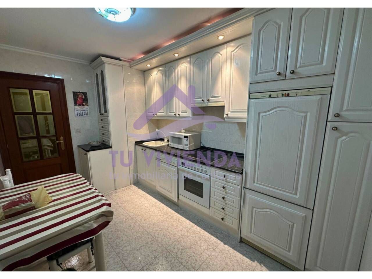 Kitchen of Flat to rent in Saldaña  with Furnished