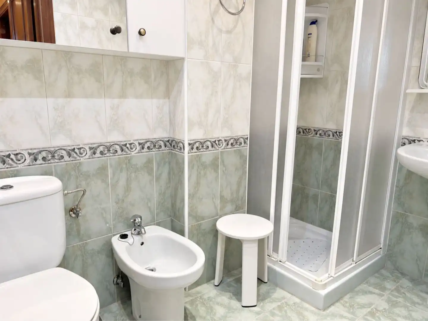 Baño de Piso de alquiler en Lugones