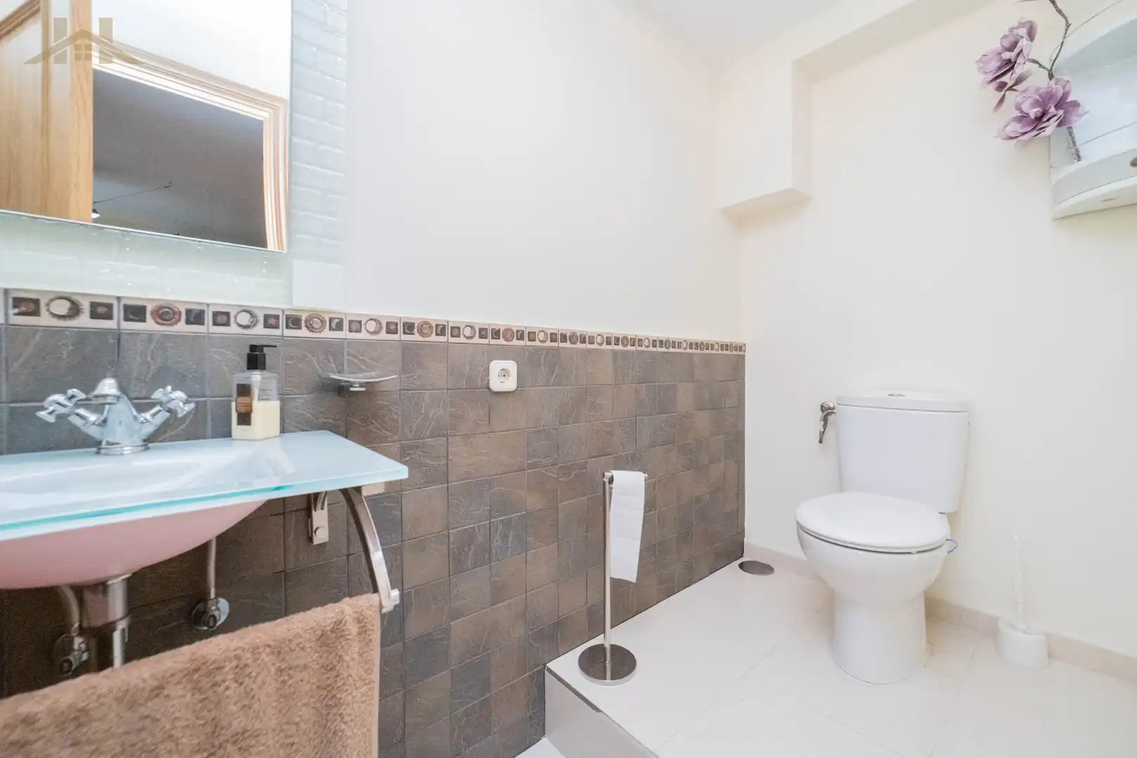 Bathroom of Detached homes for sale in Móstoles  with Air Conditioner, Heating and Private garden