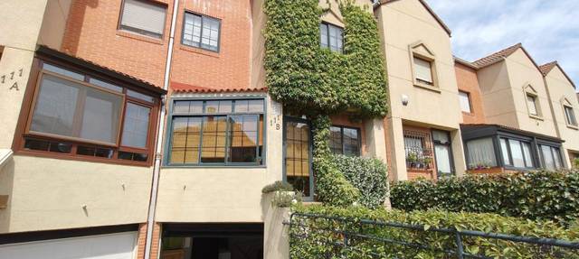 Casa-chalet en Venta en Avda. Madrid