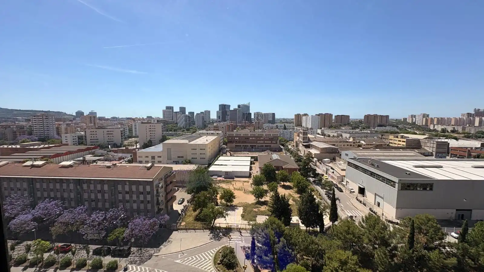 Außenansicht von Wohnung zum Verkauf in L'Hospitalet de Llobregat mit Parkett