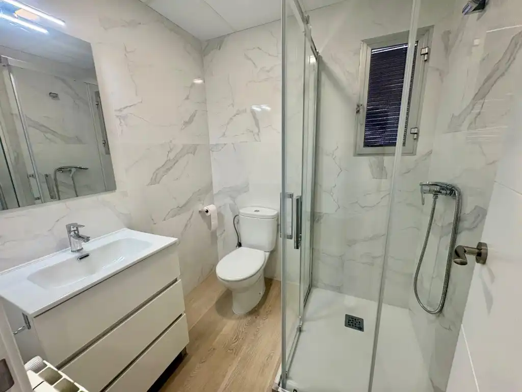 Bathroom of Flat for rent in Córdoba  with Terrace