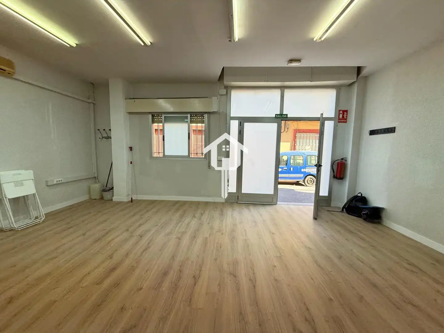 Local en venta en Alicante / Alacant con Aire acondicionado