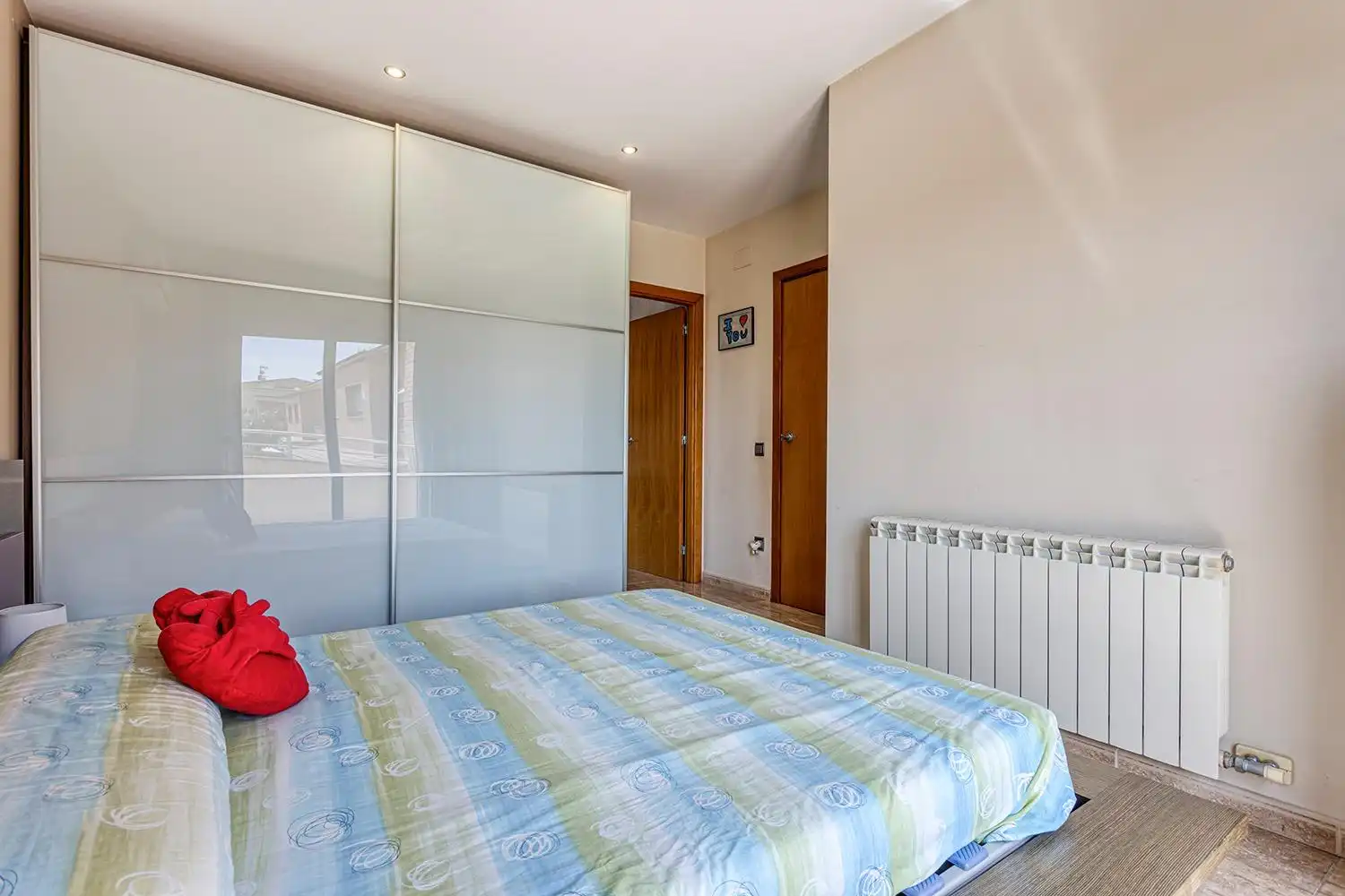 Bedroom of Detached homes for sale in La Torre de Claramunt  with Air Conditioner, Heating and Private garden