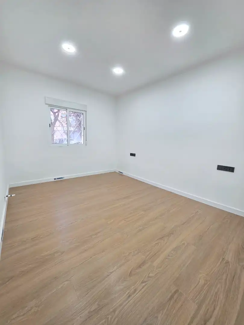 Flat for sale in Barcelona  with Air Conditioner and Heating