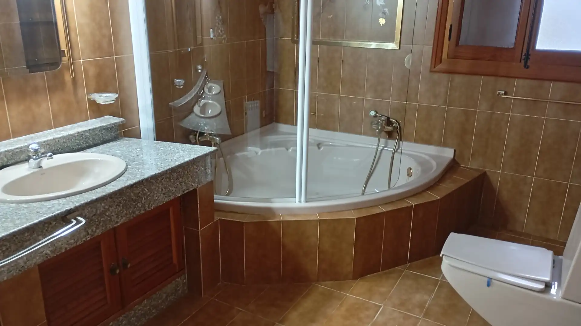 Bany de Casa o xalet en venda en Jerez de los Caballeros amb Jardí privat, Terrassa i Traster