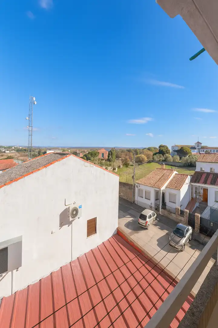 Exterior view of Flat for sale in Trujillo  with Air Conditioner, Oven and Washing machine