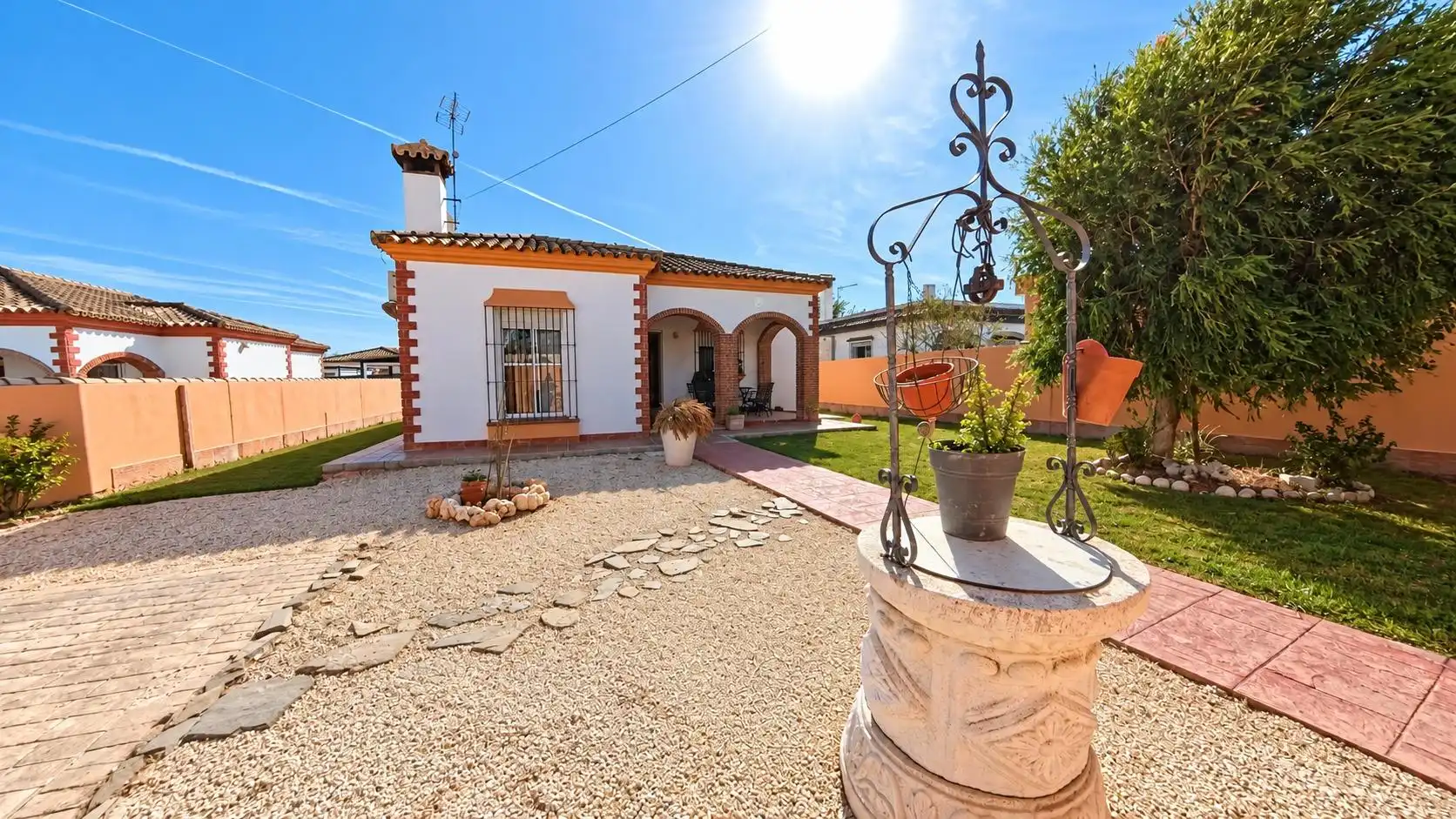 Vista exterior de Casa o chalet en venta en Chiclana de la Frontera