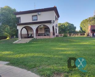 Exterior view of Country house for sale in Utrera  with Terrace