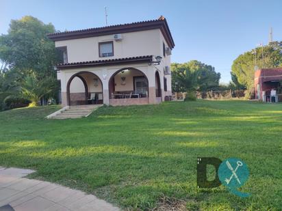 Exterior view of Country house for sale in Utrera  with Terrace