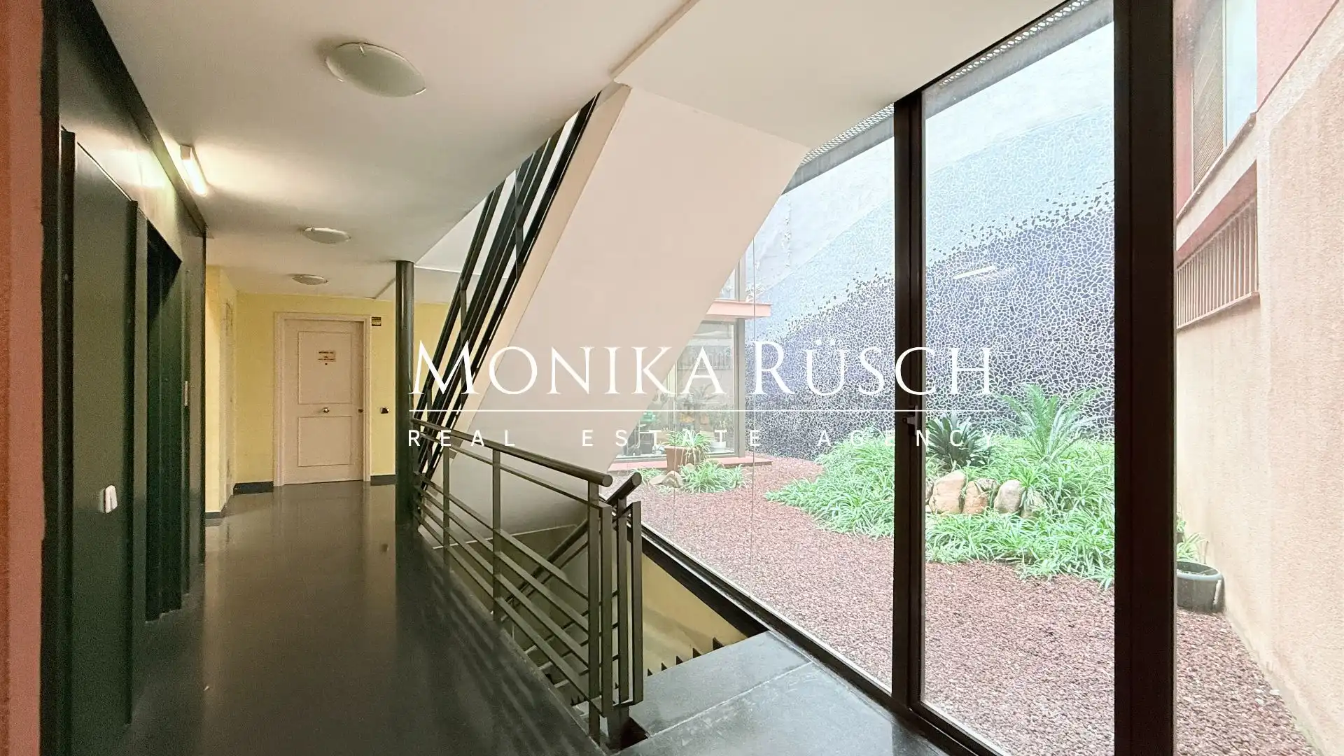 Office for sale in Cornellà de Llobregat  with Air Conditioner and Heating
