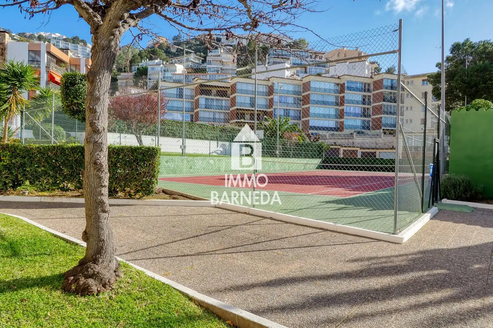 Außenansicht von Wohnung zum Verkauf in Roses mit Heizung, Terrasse und Schwimmbad
