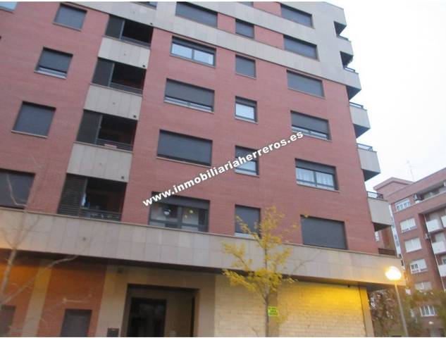 Local comercial en Venta en Cascajos - Piqueras