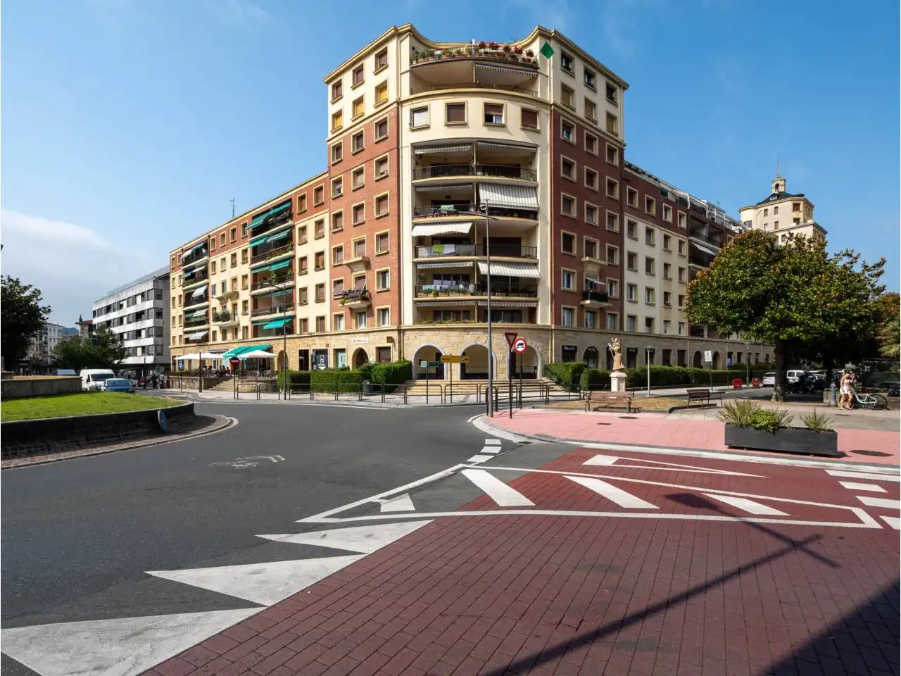 Vista exterior de Pis en venda en Hondarribia amb Terrassa, Traster i Piscina comunitària
