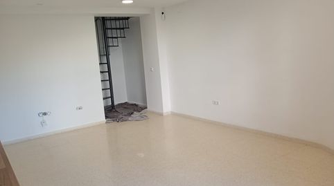 Foto 5 de Dúplex en venda a Calle Zambullon, 60, Sanlúcar la Mayor, Sevilla
