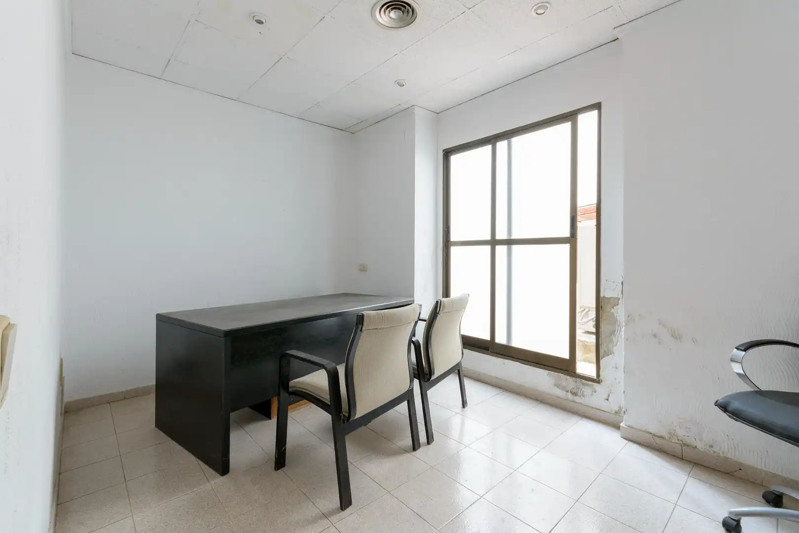Ground floor for sale in Gandia  with Air Conditioner and Terrace