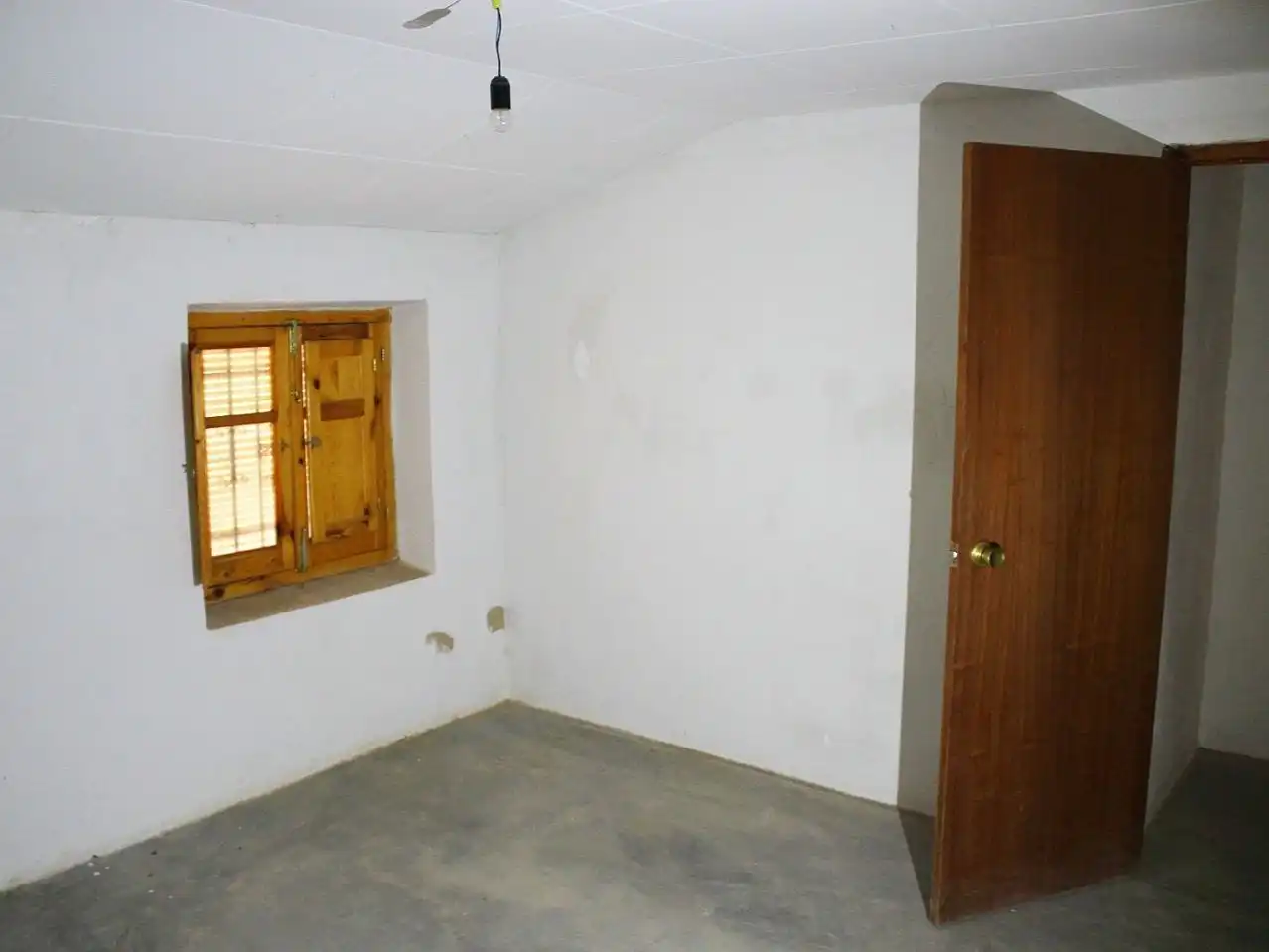Country homes for sale in Enguera