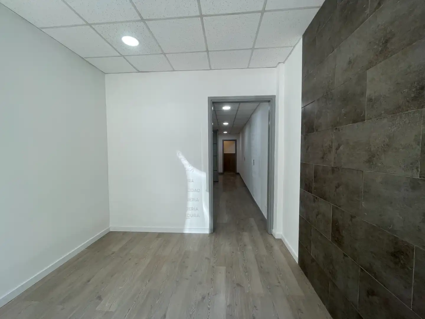 Local comercial de lloguer a Calle de Mallorca, imagen 13
