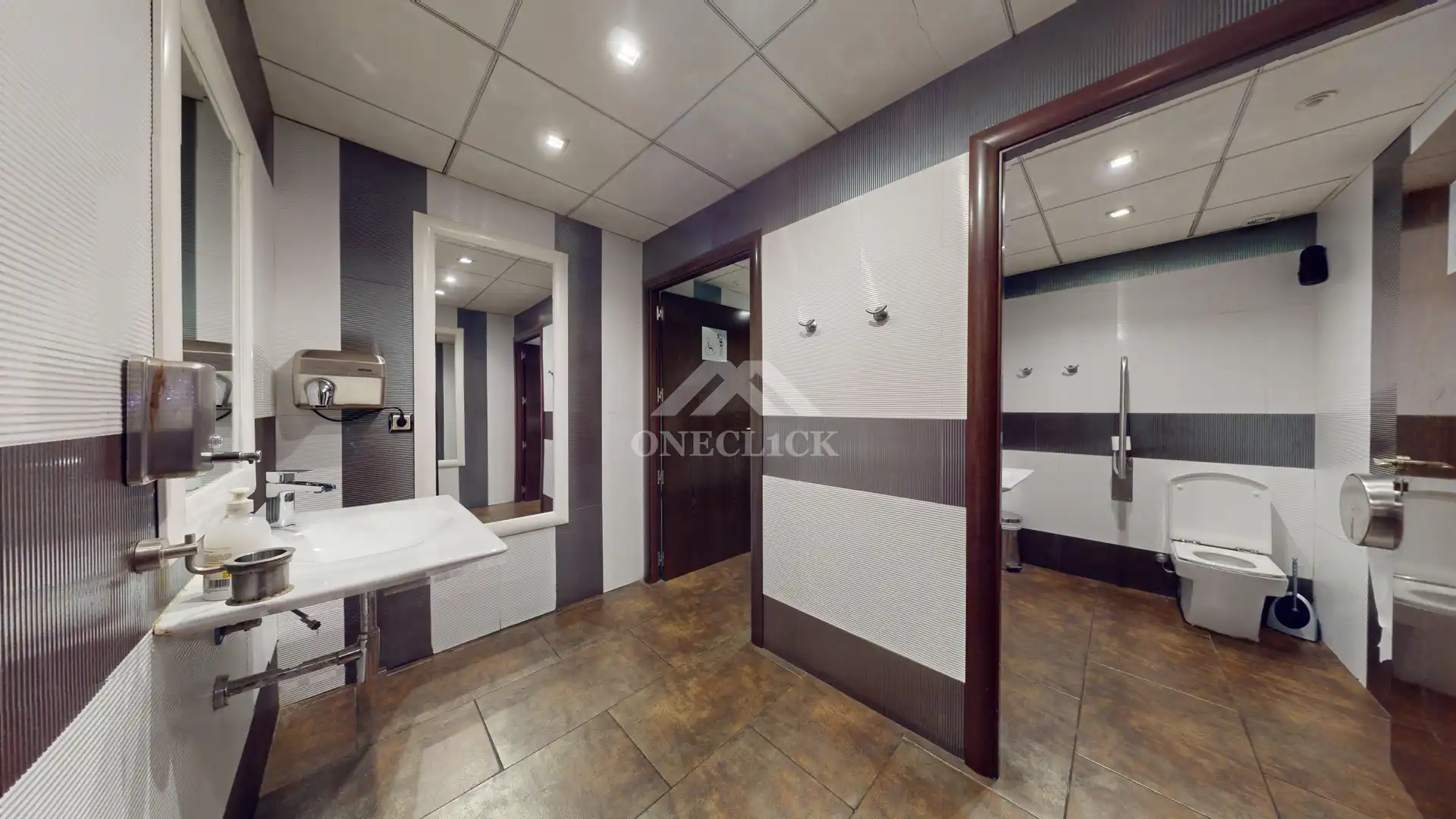 Baño de Local en traspaso en Tarragona con Aire acondicionado, Calefacción y Terraza
