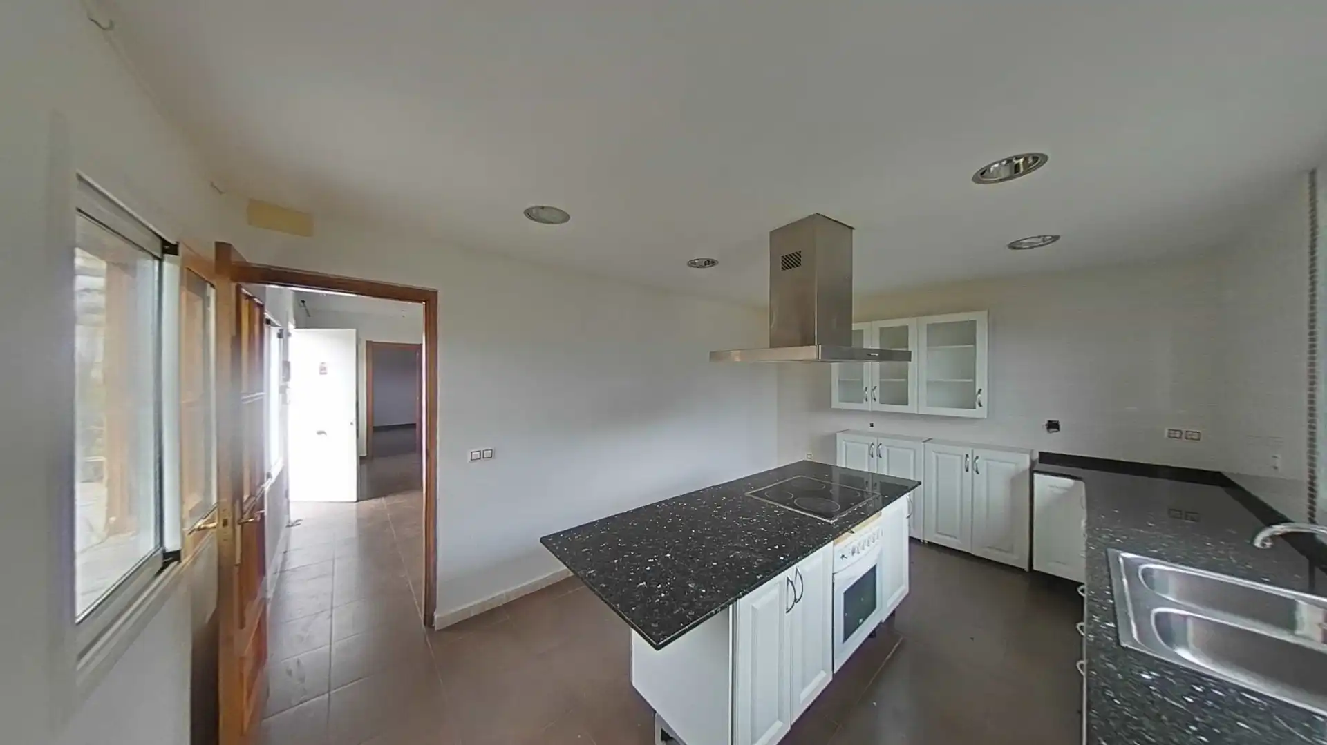 Küche von Haus oder Chalet zum Verkauf in Cubelles mit Privatgarten und Abstellraum