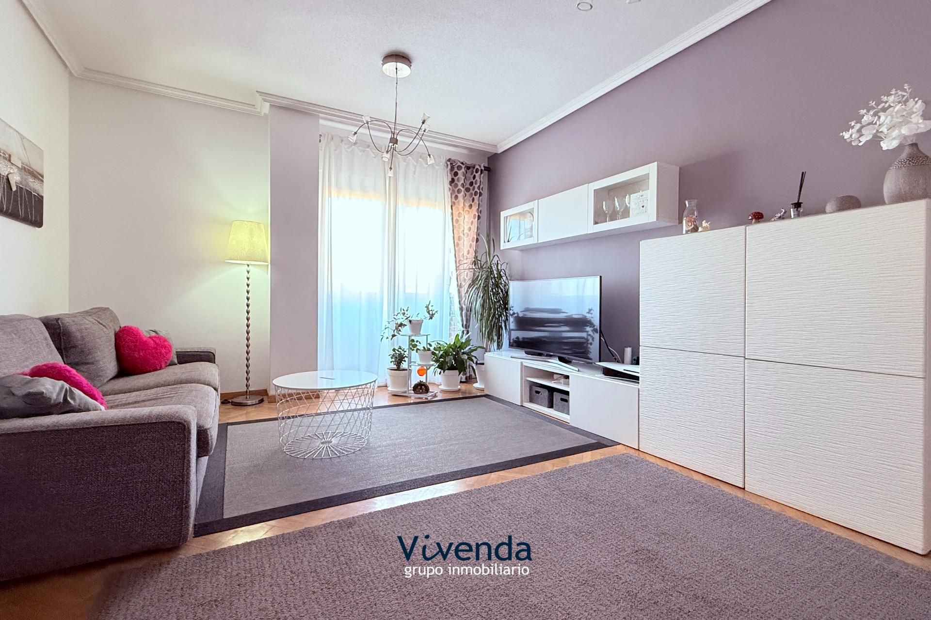 Living room of Flat for sale in Humanes de Madrid  with Air Conditioner, Heating and Parquet flooring