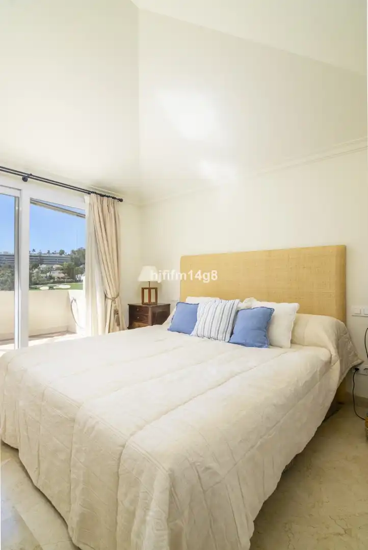 Ático con piscina en venta en Nueva Andalucía, imagen 2