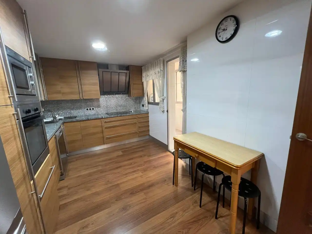 Wohnung zur Miete in calle de l'Arxiduc Carles, Vara de Quart