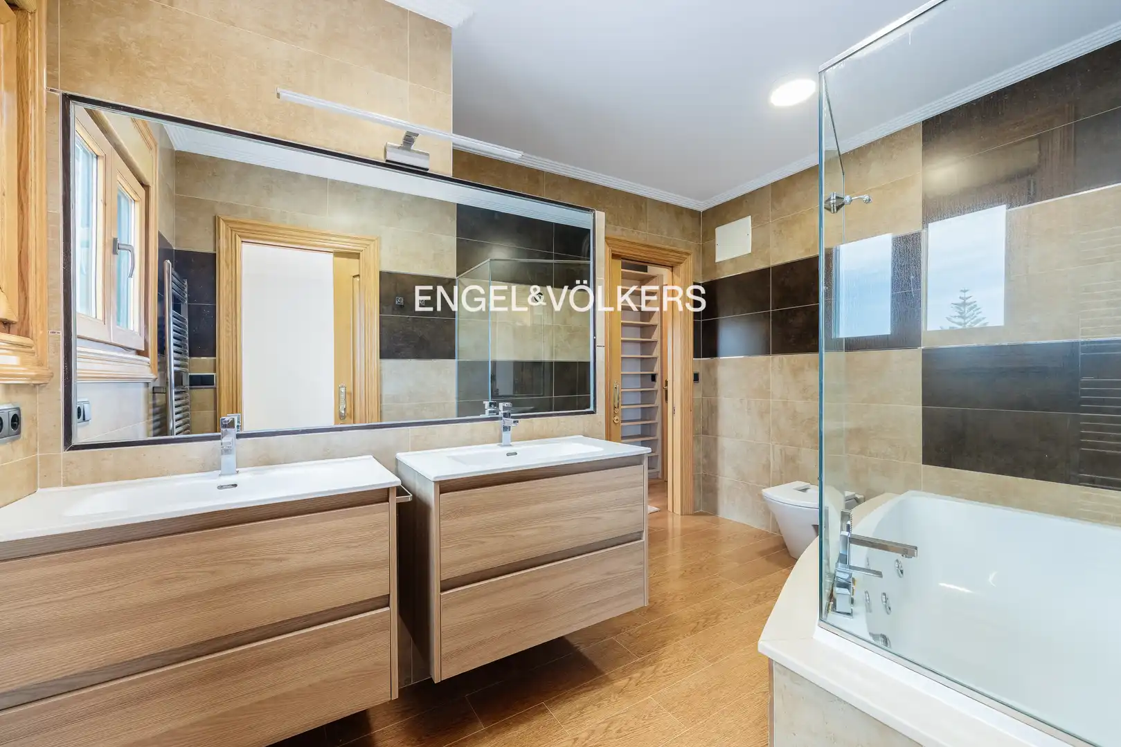 Baño de Casa o chalet en venta en Nigrán con Calefacción, Jardín privado y Piscina