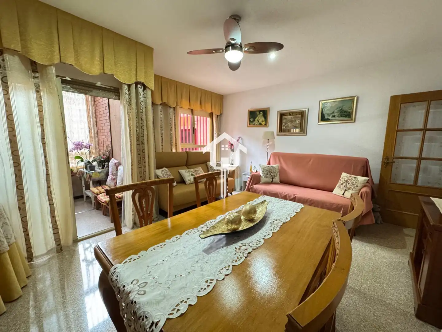 Sala d'estar de Planta baixa en venda en Alicante / Alacant amb Jardí privat, Terrassa i Moblat