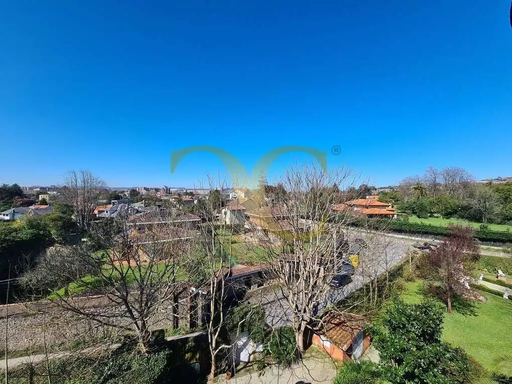 Vista exterior de Casa o xalet en venda en Gijón  amb Calefacció, Jardí privat i Terrassa