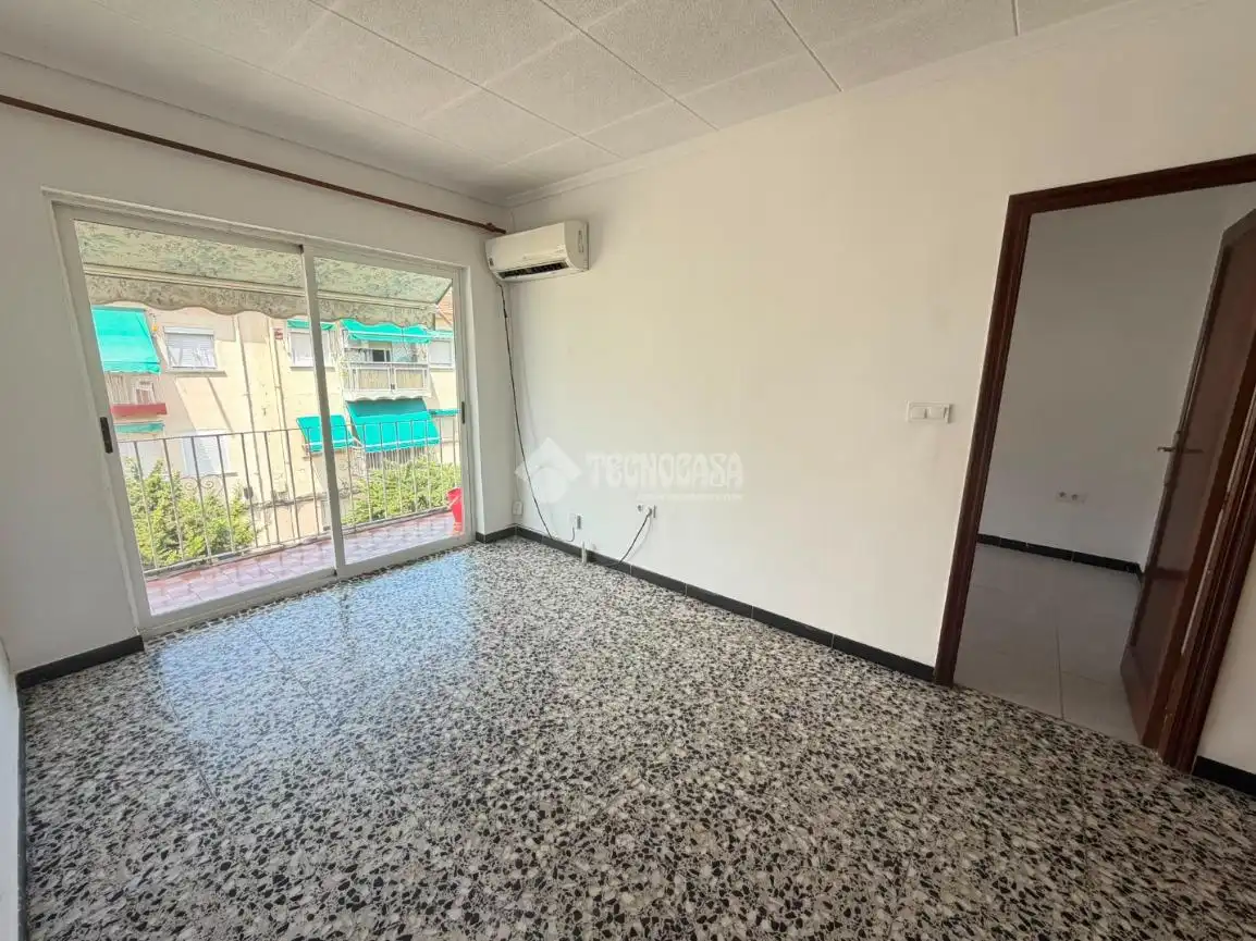 Flat with terrace for sale in Florida - Ciudad de Asís, imagen 2