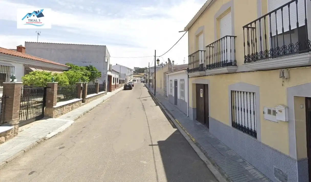 Vista exterior de Casa o chalet en venta en La Roca de la Sierra 
