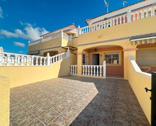 Vista exterior de Dúplex en venda en Orihuela amb Piscina