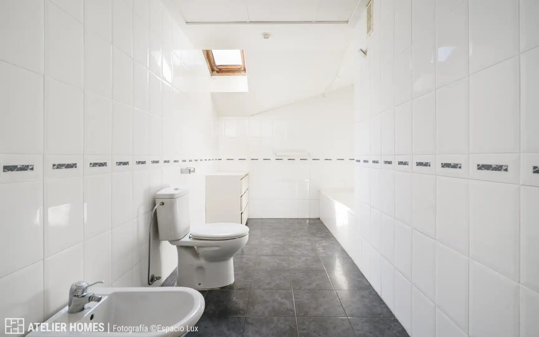 Baño de Ático en venta en Zaragoza con Calefacción, Parquet y Terraza