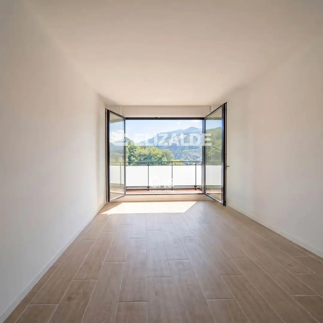 Bedroom of Flat for sale in Elgoibar  with Heating, Terrace and Storage room