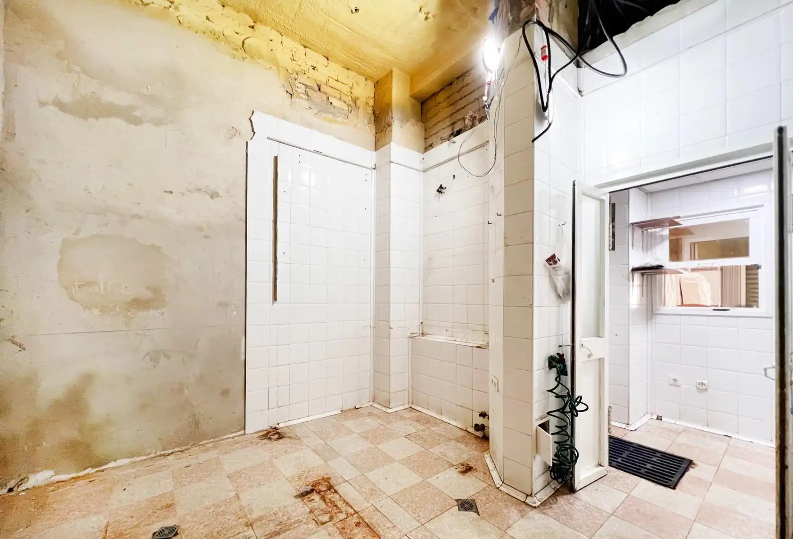 Baño de Local en venta en Cádiz