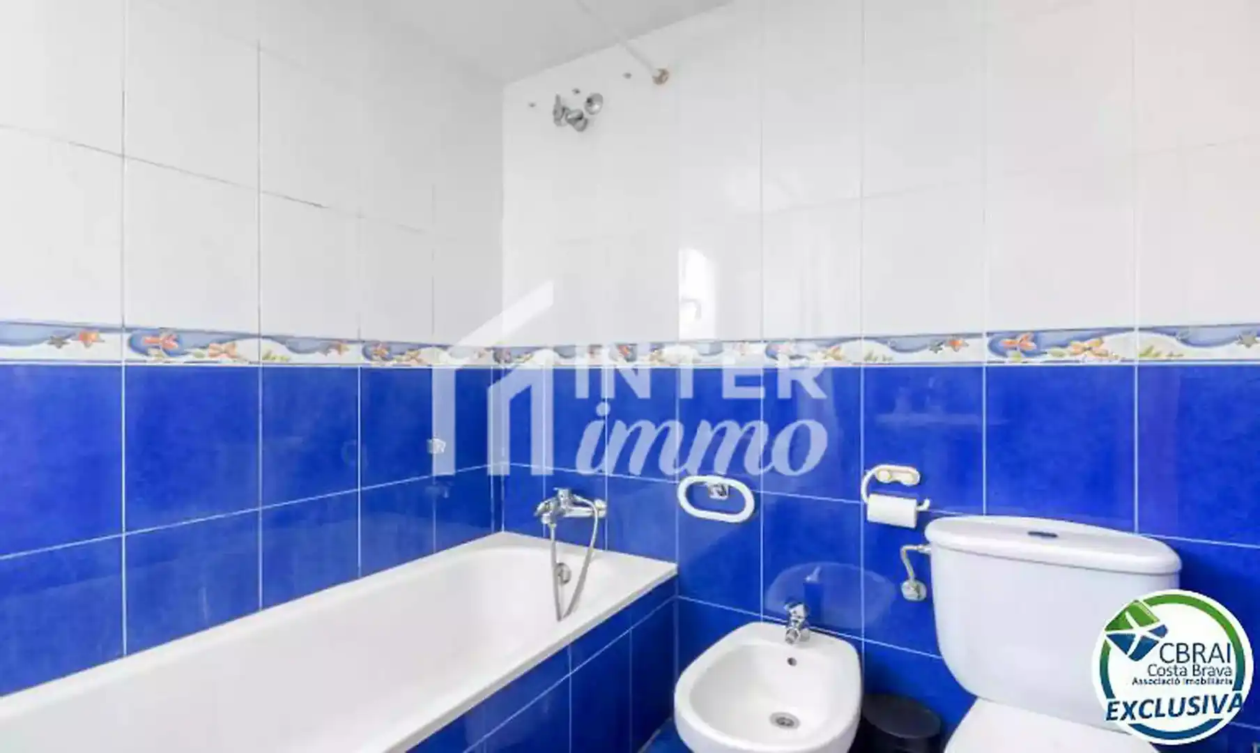 Bathroom of Flat for sale in Roses  with Air Conditioner and Terrace