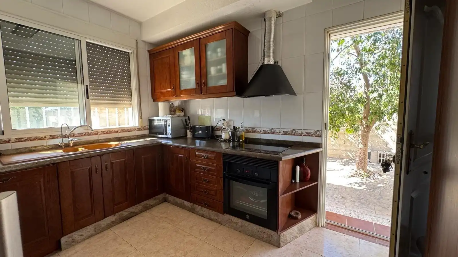 Cuina de Casa o xalet en venda en Orihuela amb Aire condicionat, Jardí privat i Traster