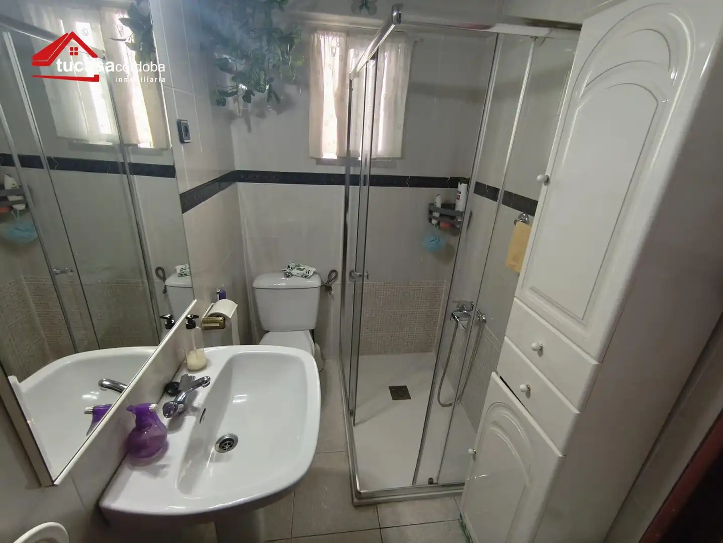 Bathroom of Flat for sale in Córdoba  with Air Conditioner, Terrace and Furnished