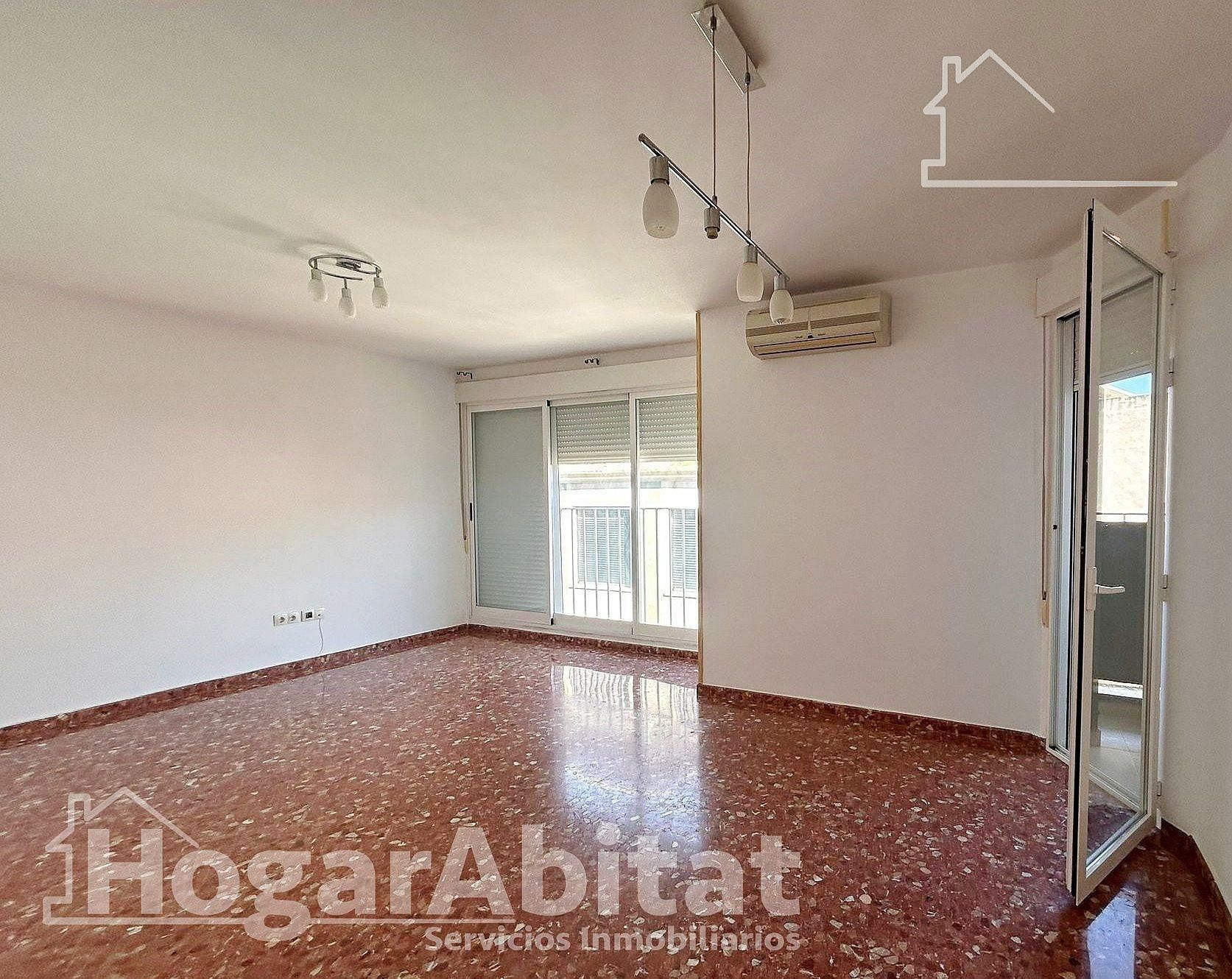 Living room of Flat for sale in Vilamarxant  with Air Conditioner, Storage room and Balcony